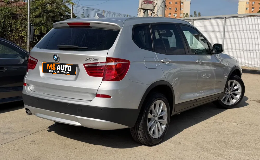 BMW X3 xDrive 2012 — foto 2