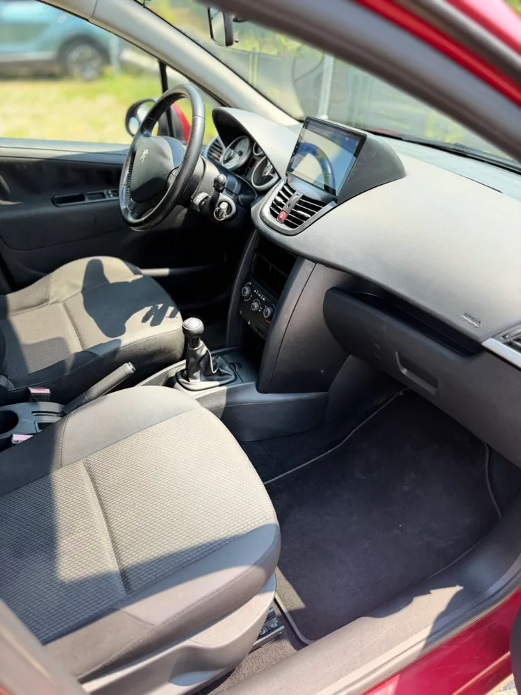 Peugeot 207 1.4 benzină 2011 — foto 5