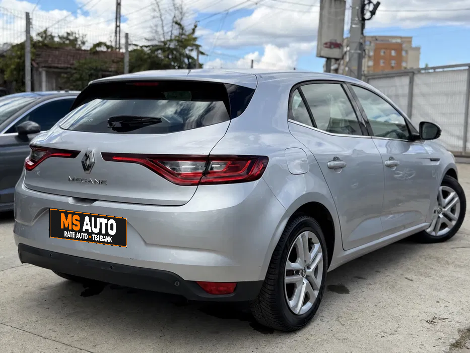 Renault Megane IV 2017 — foto 2