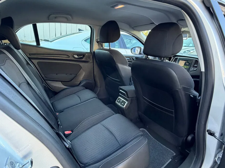 Renault Megane IV 2017 — foto 5